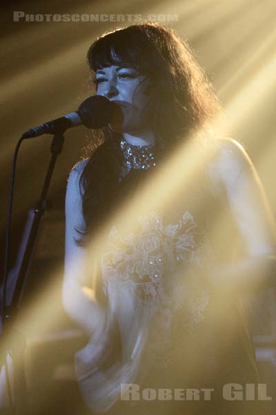 SONS AND DAUGHTERS - 2008-02-25 - PARIS - La Boule Noire - Adele Bethel